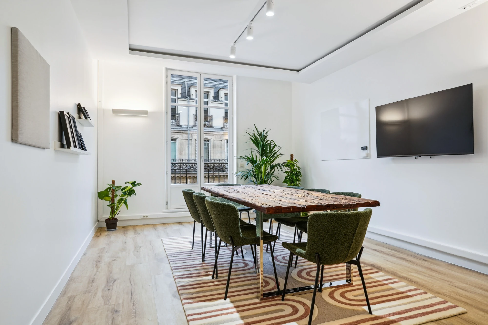 Snapdesk Le Téhéran , Meeting room for 8 people, Paris 8e