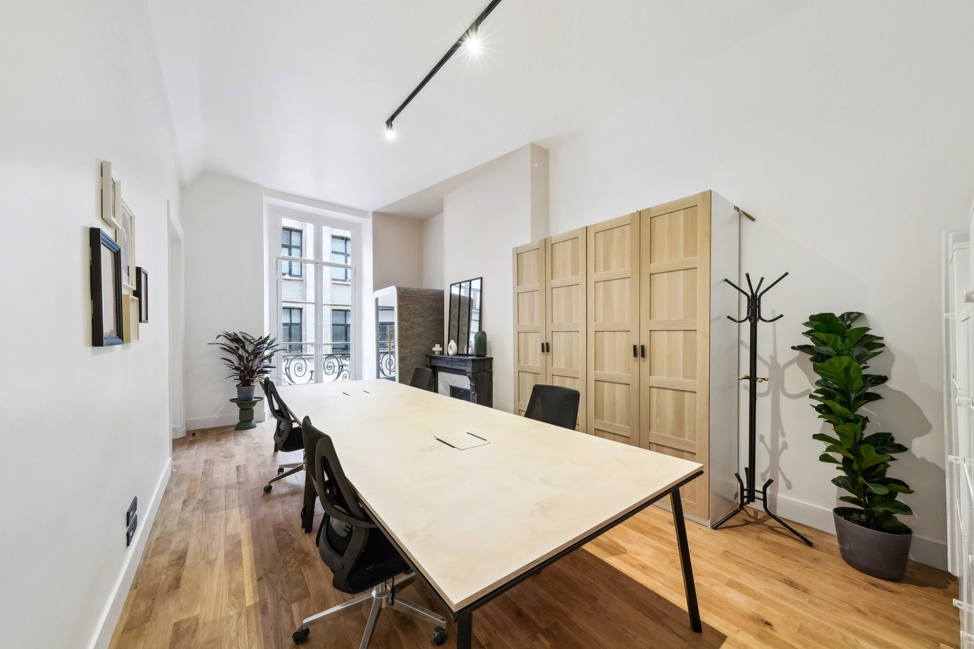 Snapdesk La Victoire d’Aboukir, Meeting room for 6 people, Paris 2e