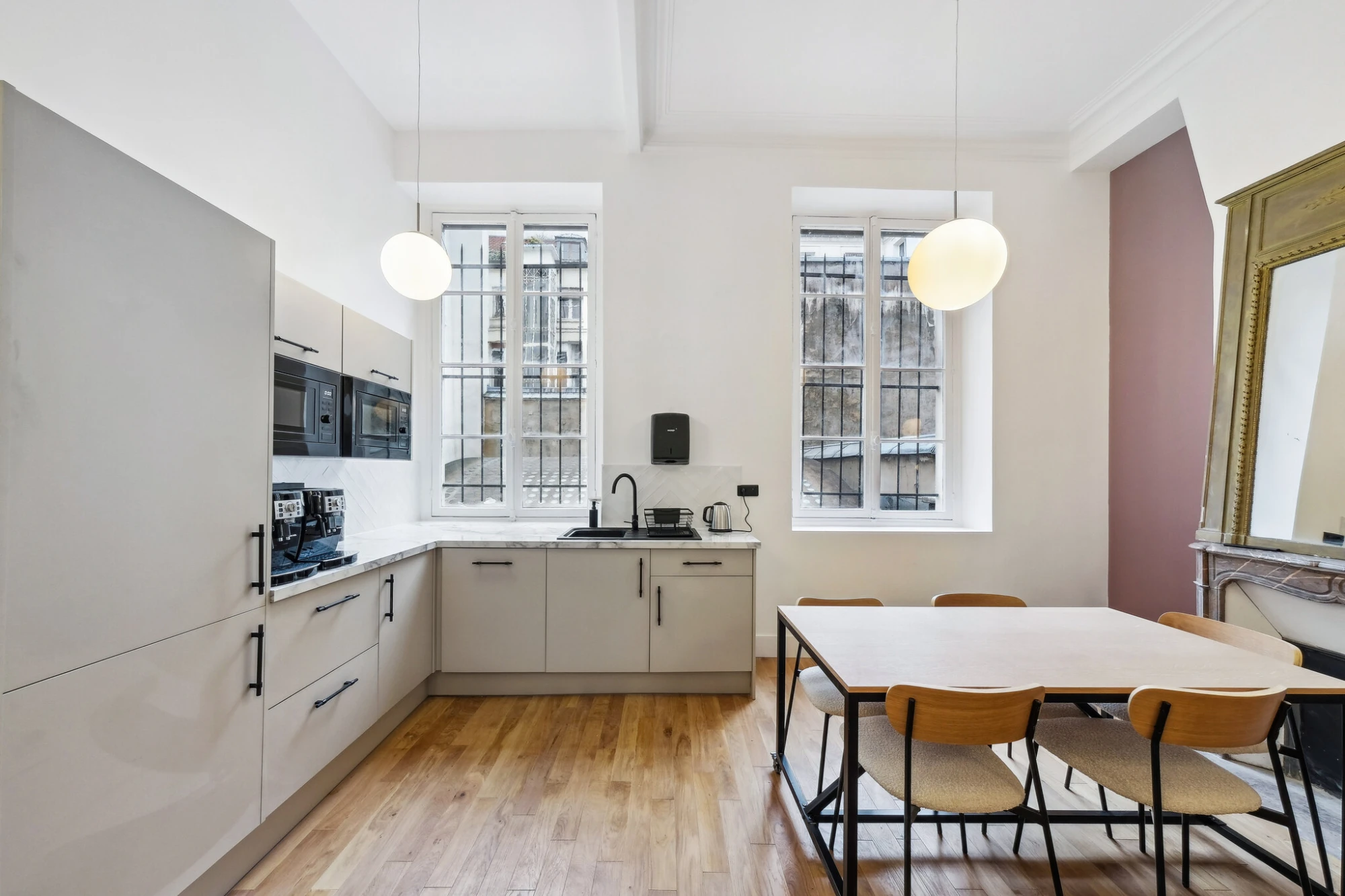 Snapdesk La Victoire d’Aboukir, Kitchen, Paris 2e