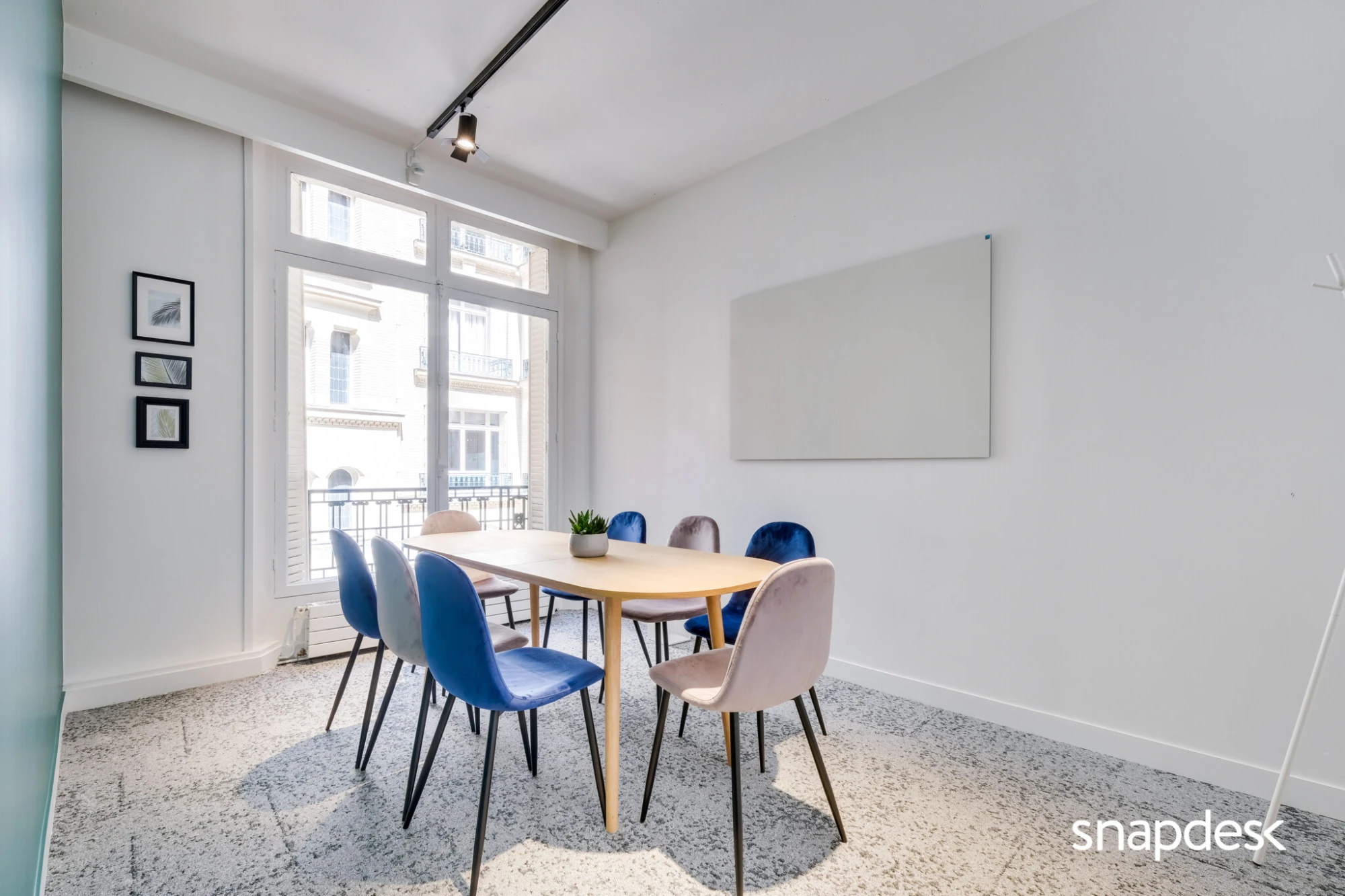 Snapdesk Le Victor Hugo , Salle de réunion 7 personnes, Paris 16e