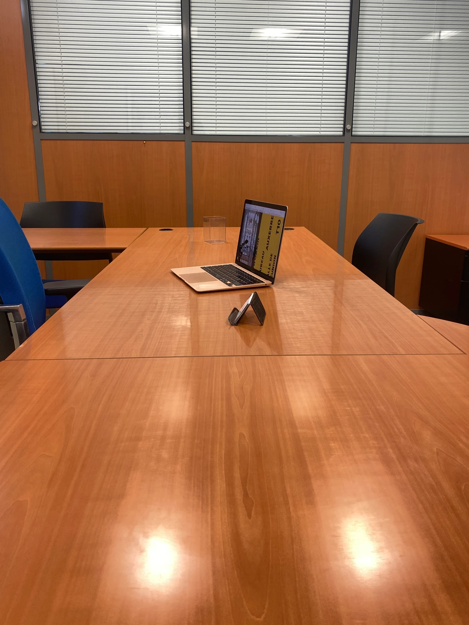 T 10 - Bureaux privés, Meeting room for 4 people, Auxerre