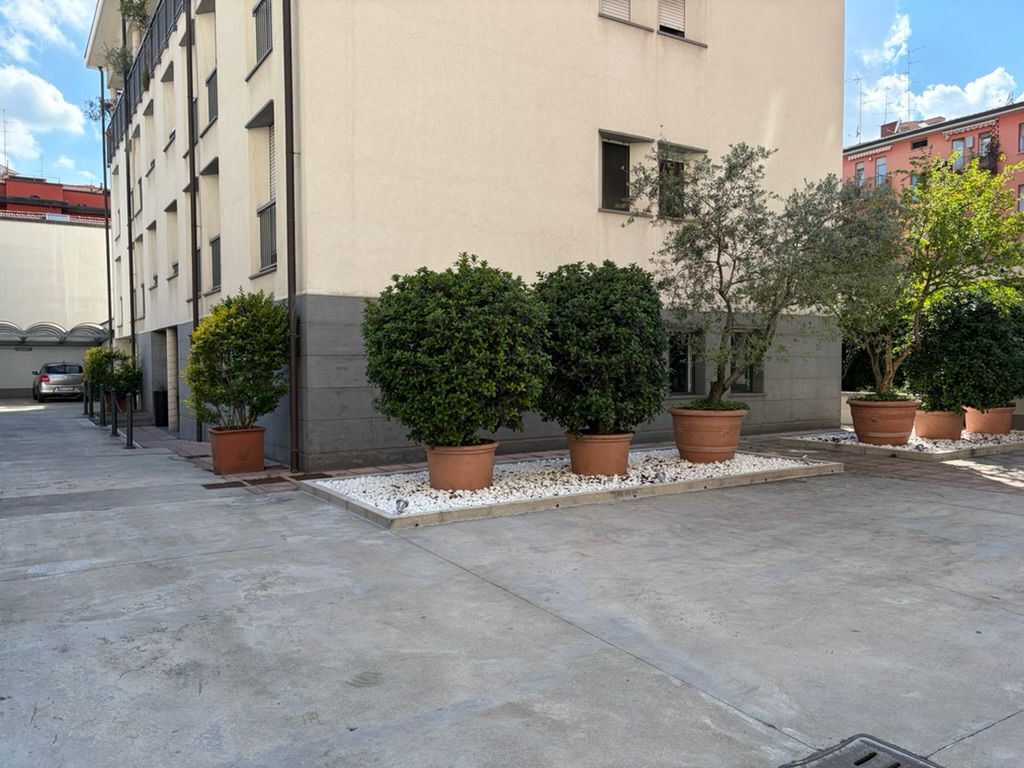 Uffici Special Glue zona Molise / Porta Vittoria, Terrace and outdoor space, Milan