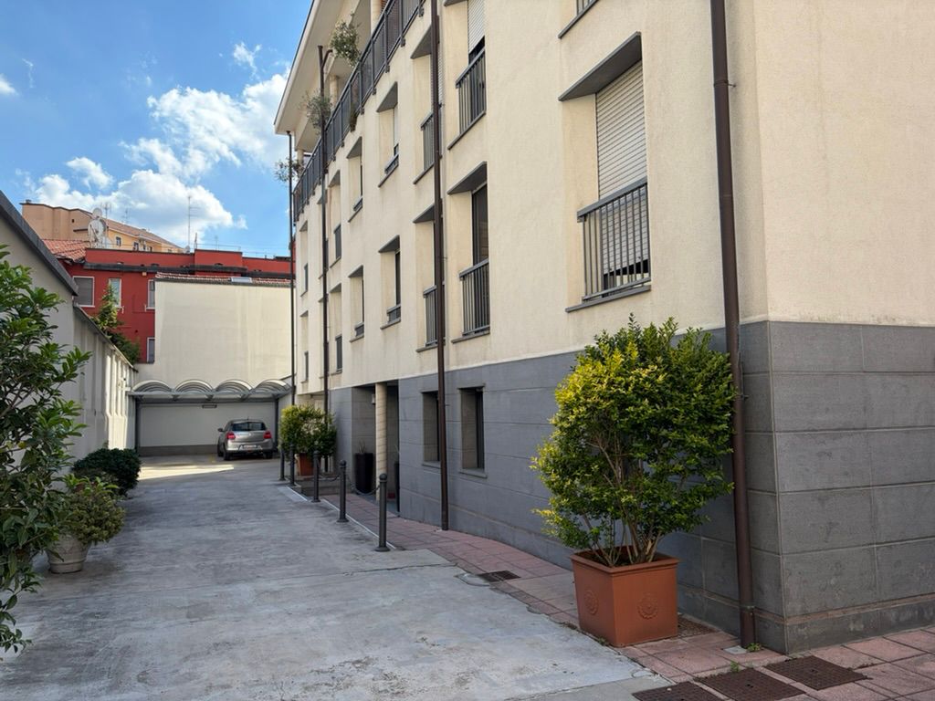 Uffici Special Glue zona Molise / Porta Vittoria, Building facade, Milan