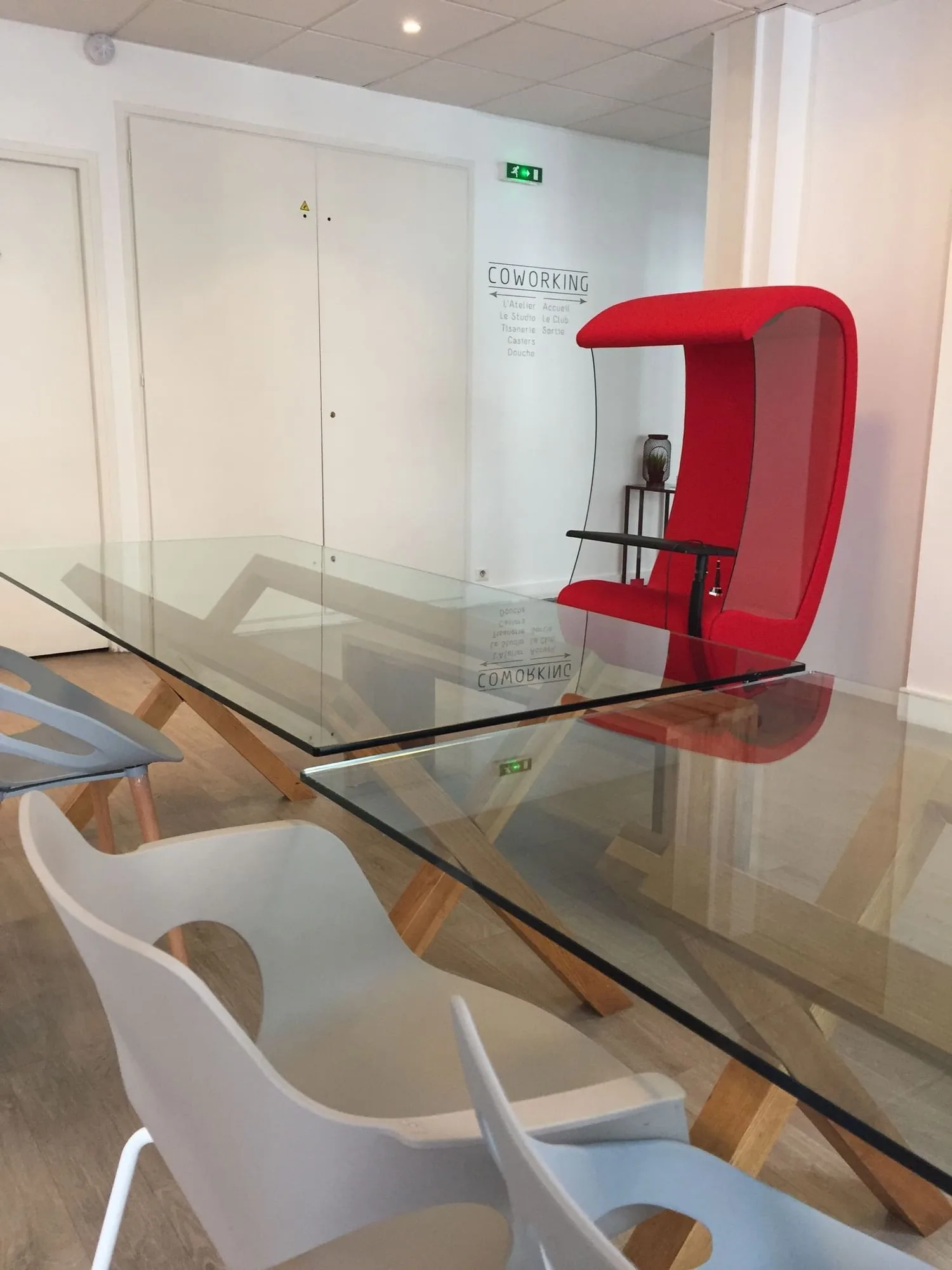Le 100 La Fayette, Meeting room for 4 people, Paris 10e