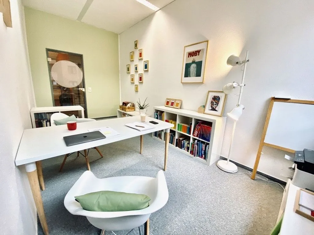 1000 Satellites Hamburg Alster, Private office, 2 desks, Hamburg
