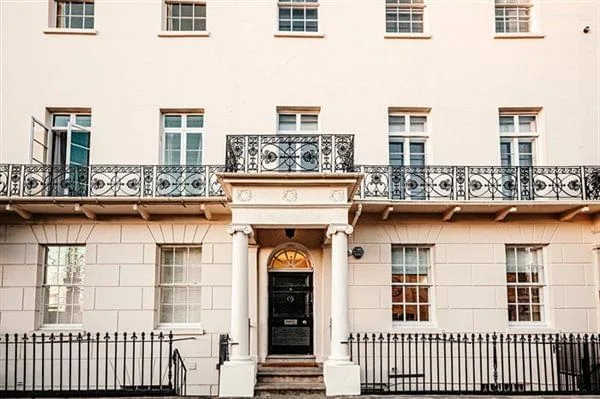 11 Waterloo Place, Building facade, Leamington Spa