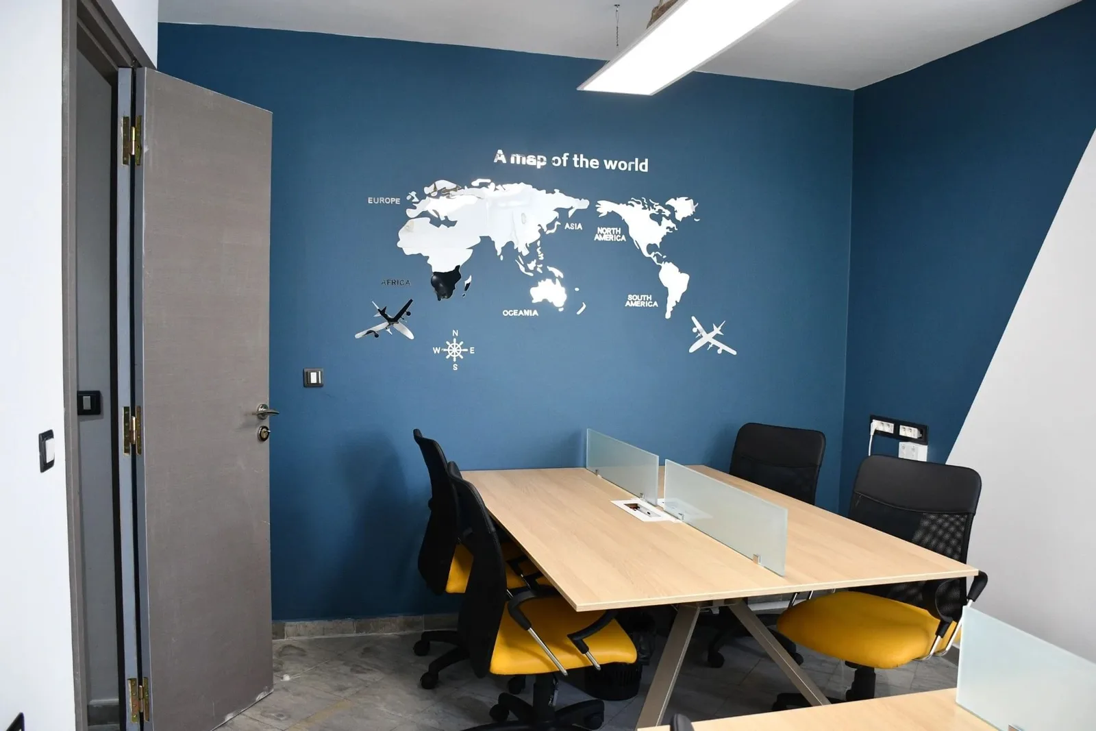 5B Coworking 1.0، مكتب خاص بـ 4 محطات عمل، أريانة