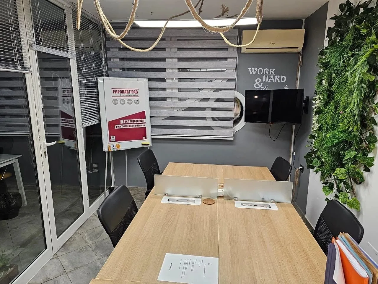 5B Coworking 1.0، قاعة اجتماعات لـ 4 أشخاص، أريانة