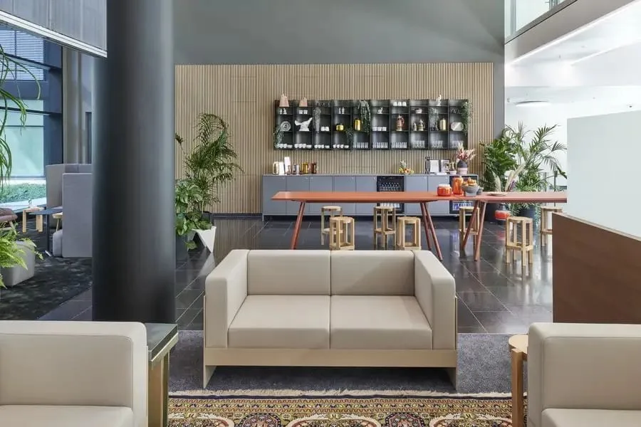 Accumulata Operations, Lounge, München