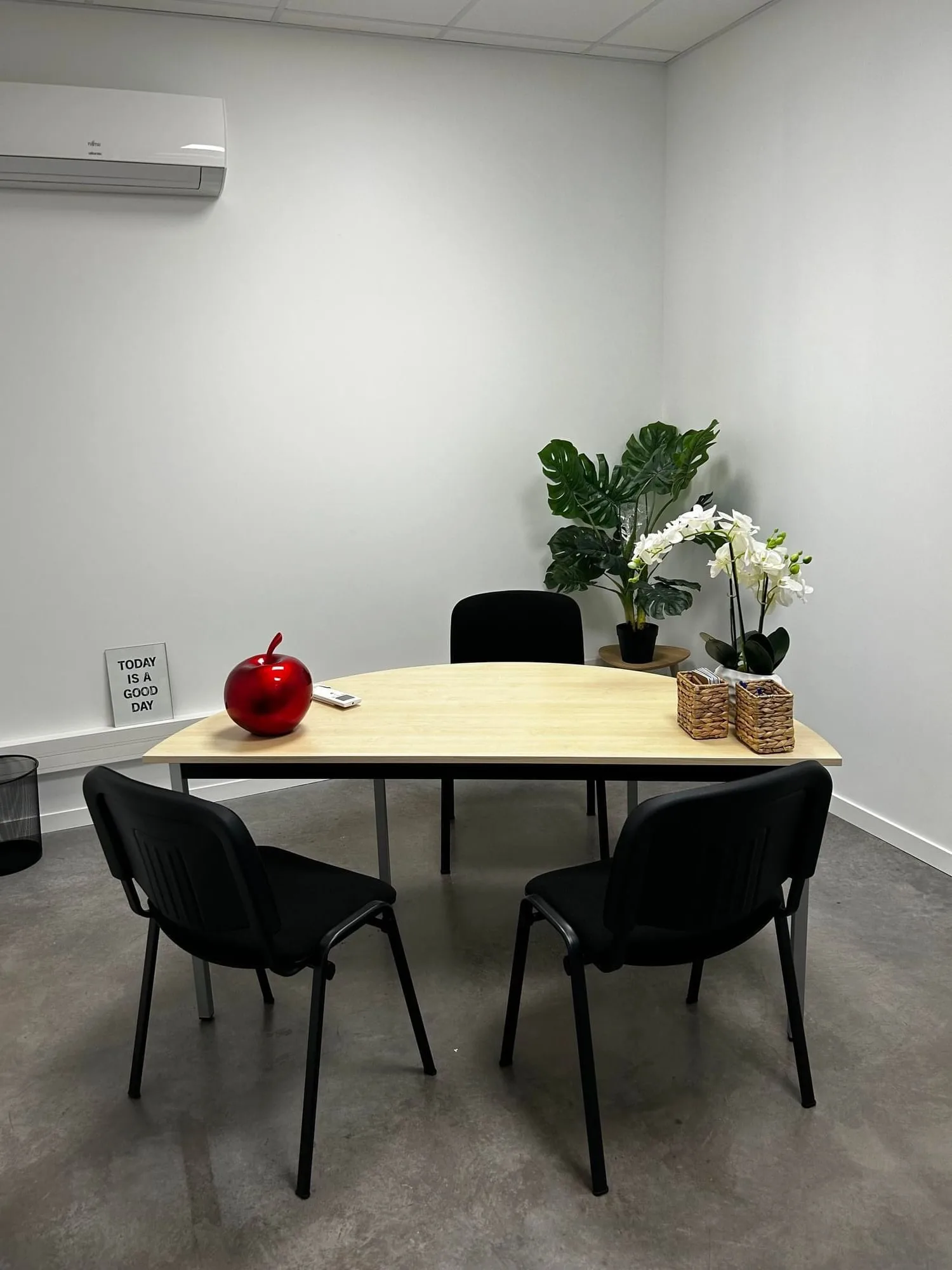 ACG SENS ET ACTIONS, Besprechungsraum für 3 Personen, Niort