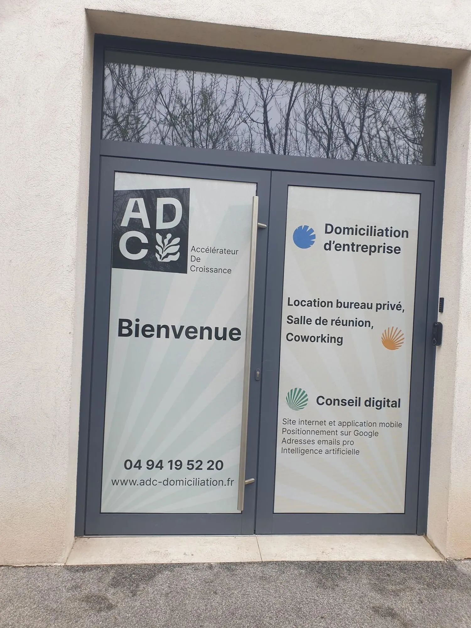 ADC Domiciliation, Gebäudefassade, Sainte Maxime