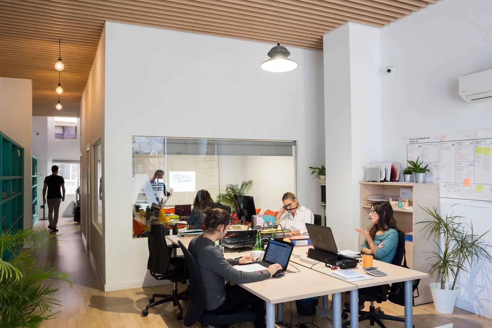 Anda Cowork, Espacio diáfano, Granada