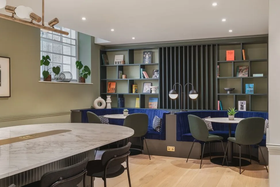 Argyll - Central Court, Lounge, London