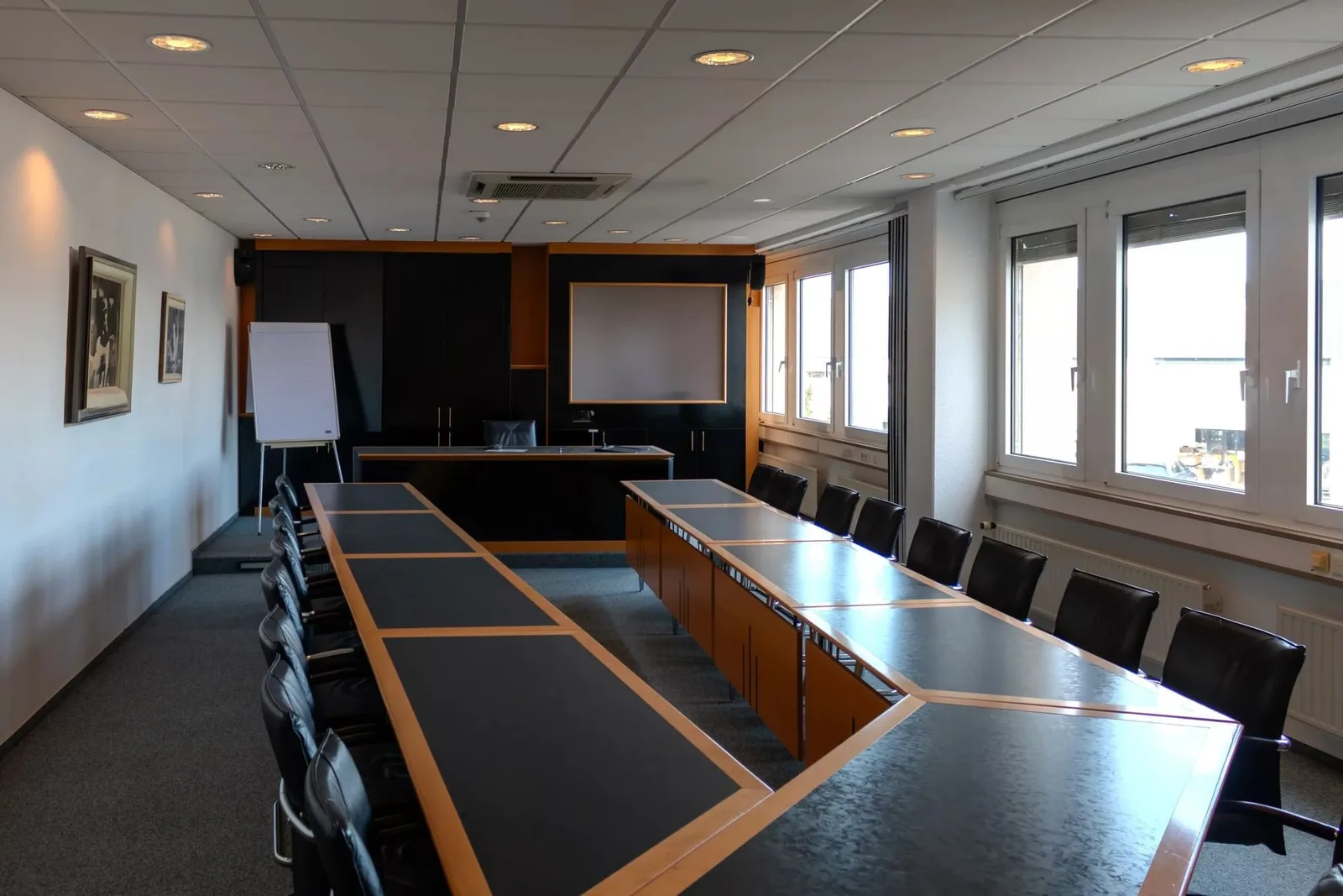 Arthouse Willich, Besprechungsraum für 16 Personen, Willich