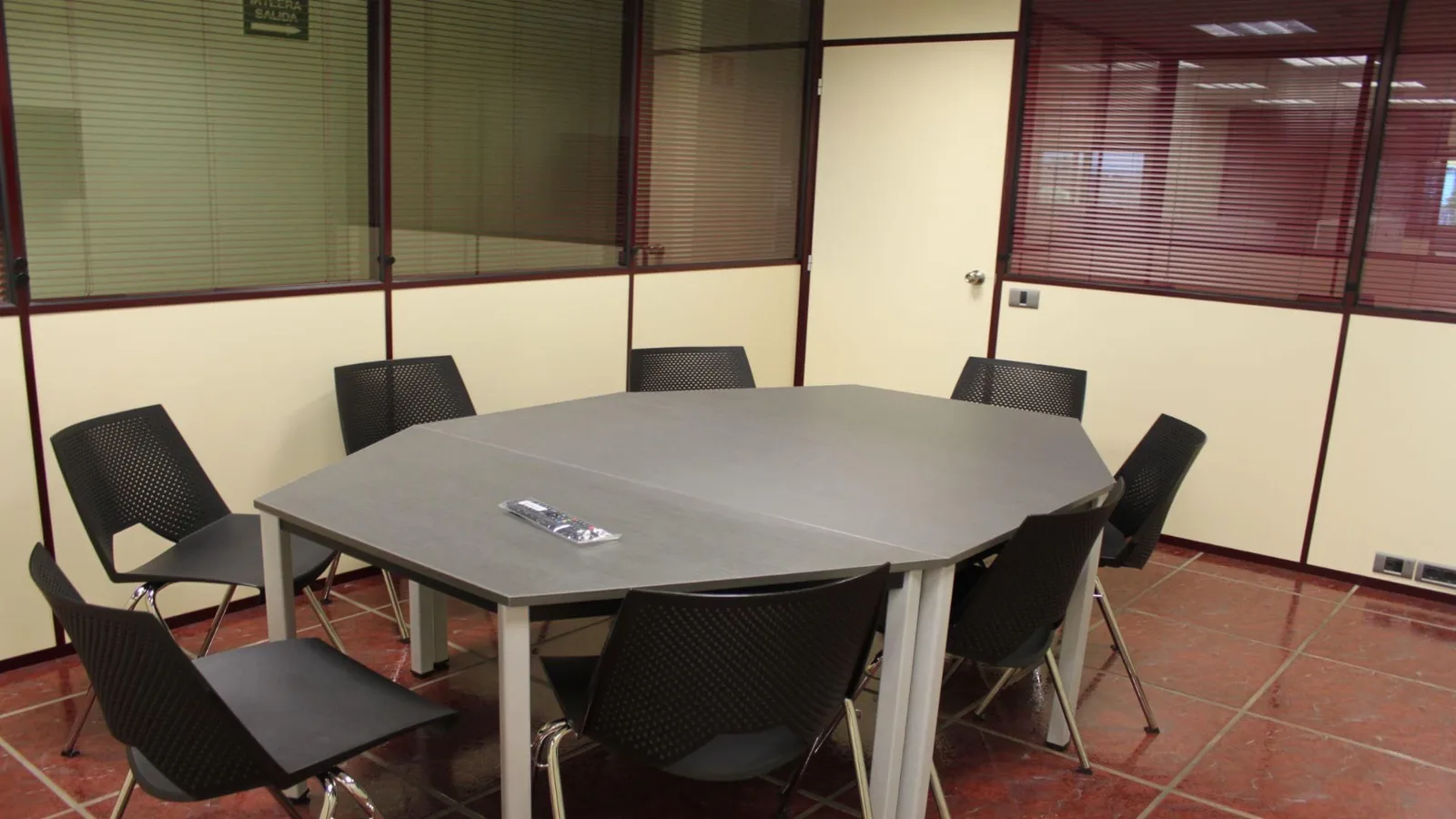 Asuakoworking, Sala de reuniones para 7 personas, Erandio