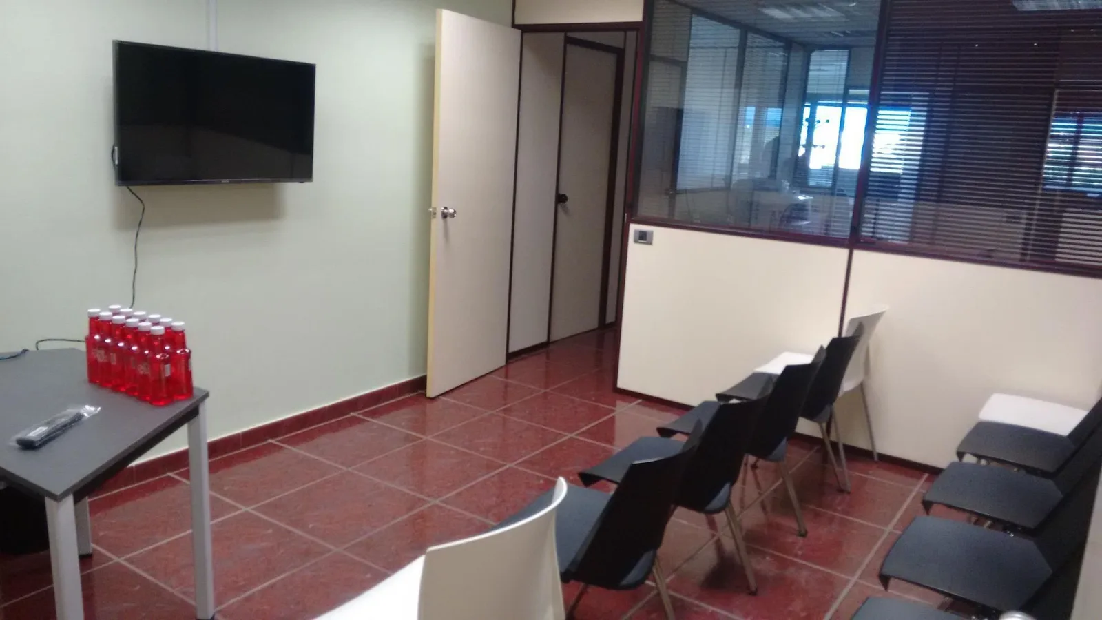 Asuakoworking, Sala de formação para 9 pessoas, Erandio