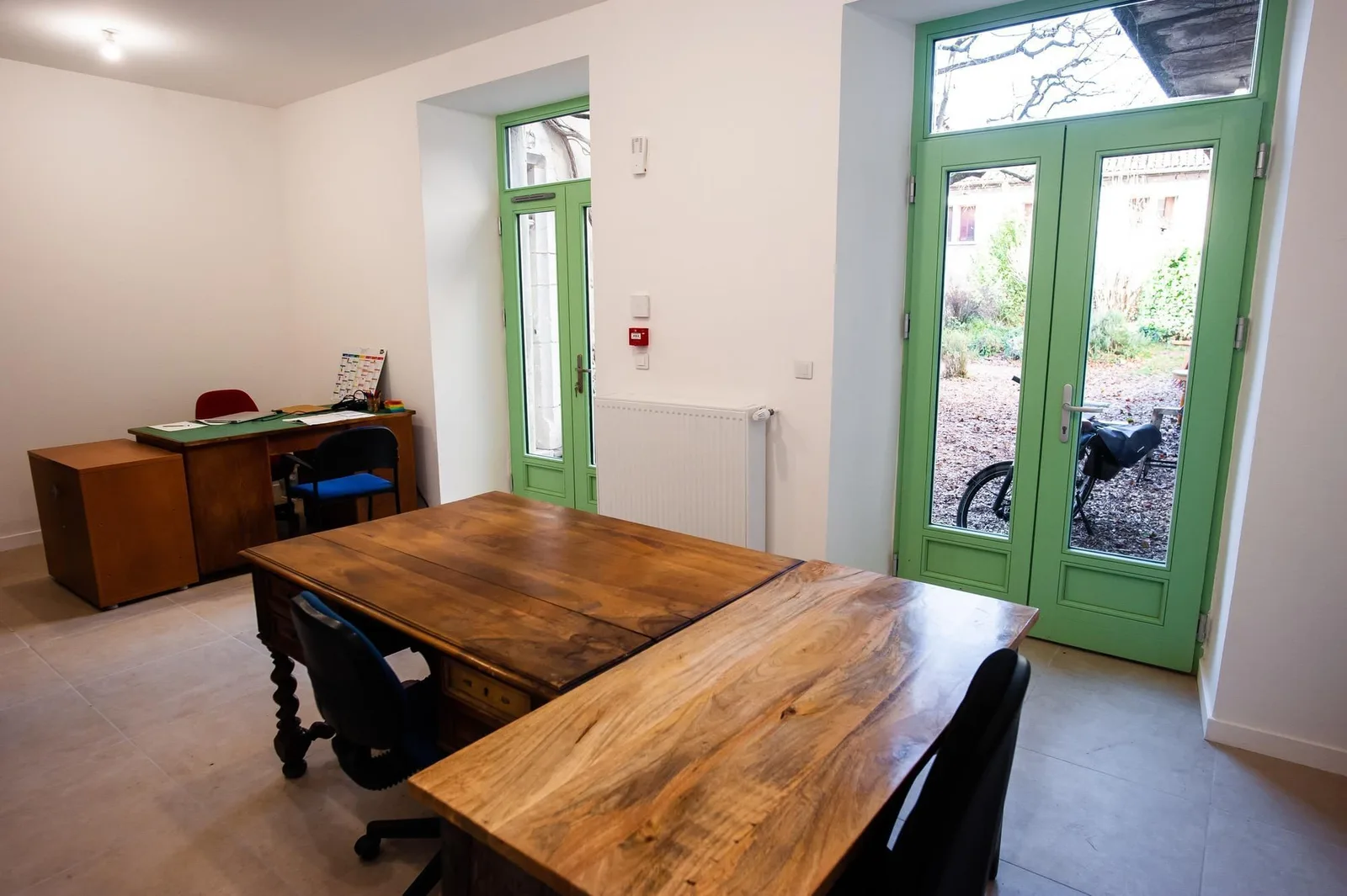 L'Avant-Poste, Private office, 3 desks, Die