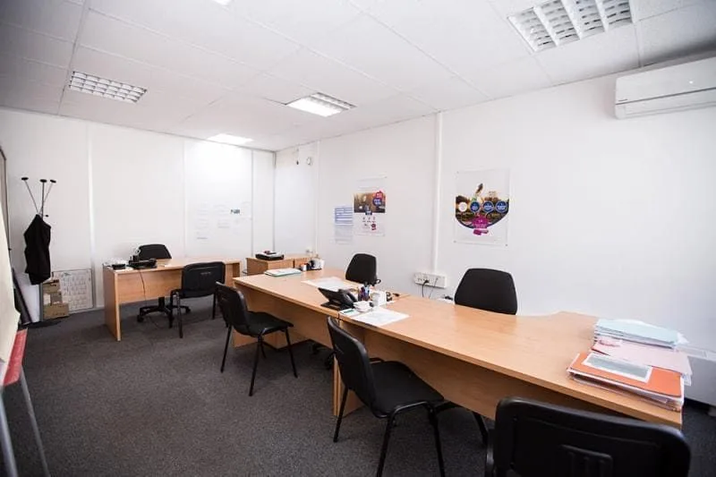 Avantages Buro, Bureau privatif 3 postes, Aubagne