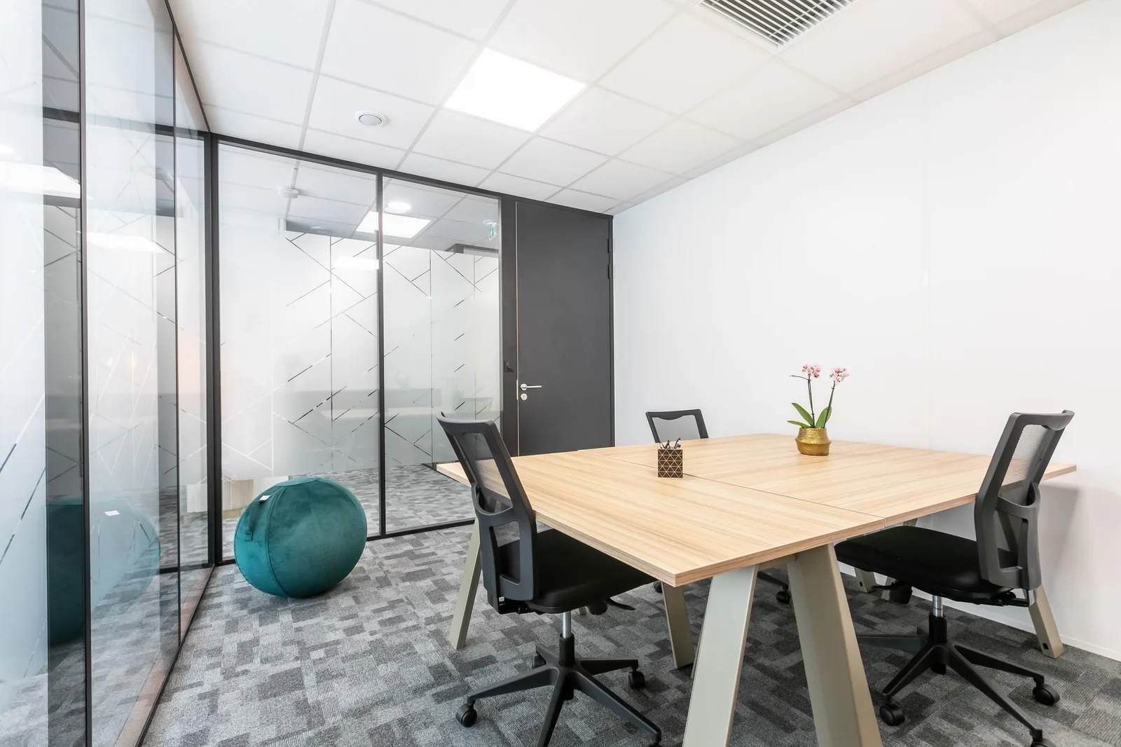B'CoWorker Strasbourg Entzheim, Privatbüro mit 4 Arbeitsplätzen, Entzheim