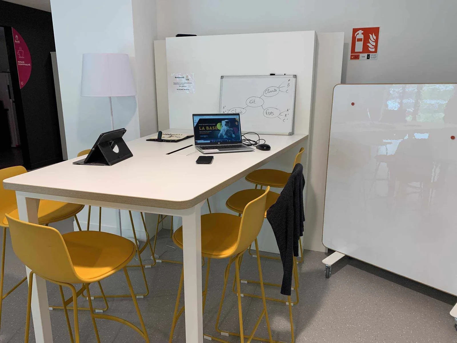 La Base, Salle de réunion 6 personnes, Brive la Gaillarde