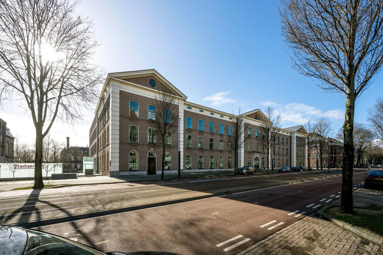 The Bell, Gevel van het gebouw, Amsterdam