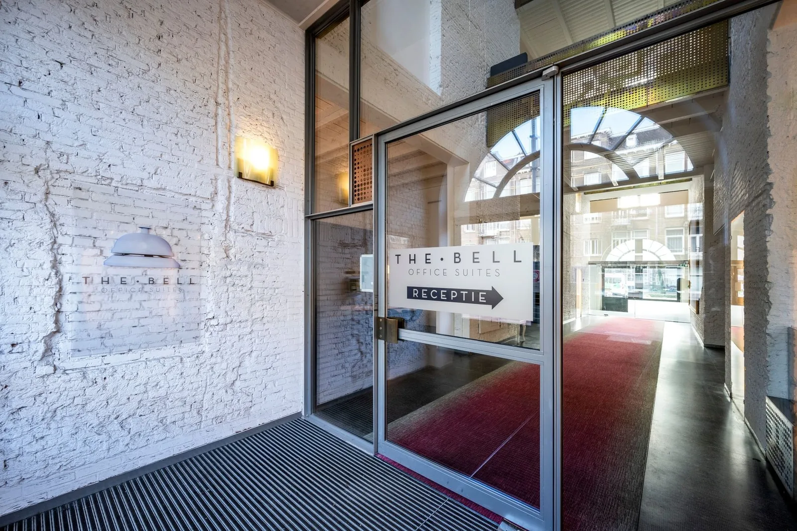 The Bell, Receptie, Amsterdam