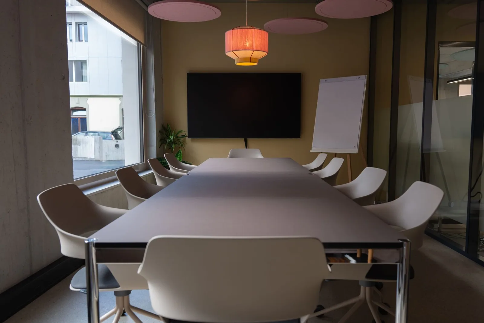BLEIKI Coworking, Besprechungsraum für 12 Personen, Interlaken