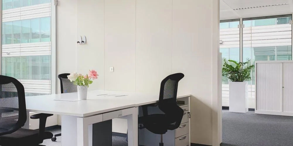 Bloomz Offices, Privékantoor met 3 werkplekken, Machelen
