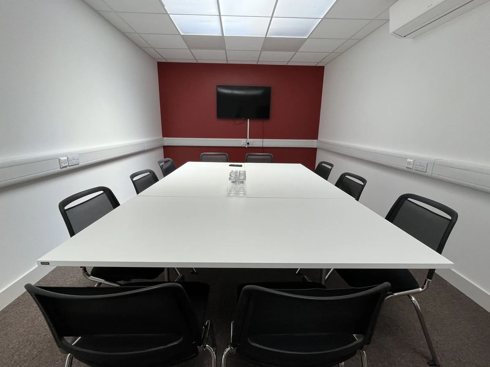 Bowman House Business Centre, Meeting room for 10 people, Swindon