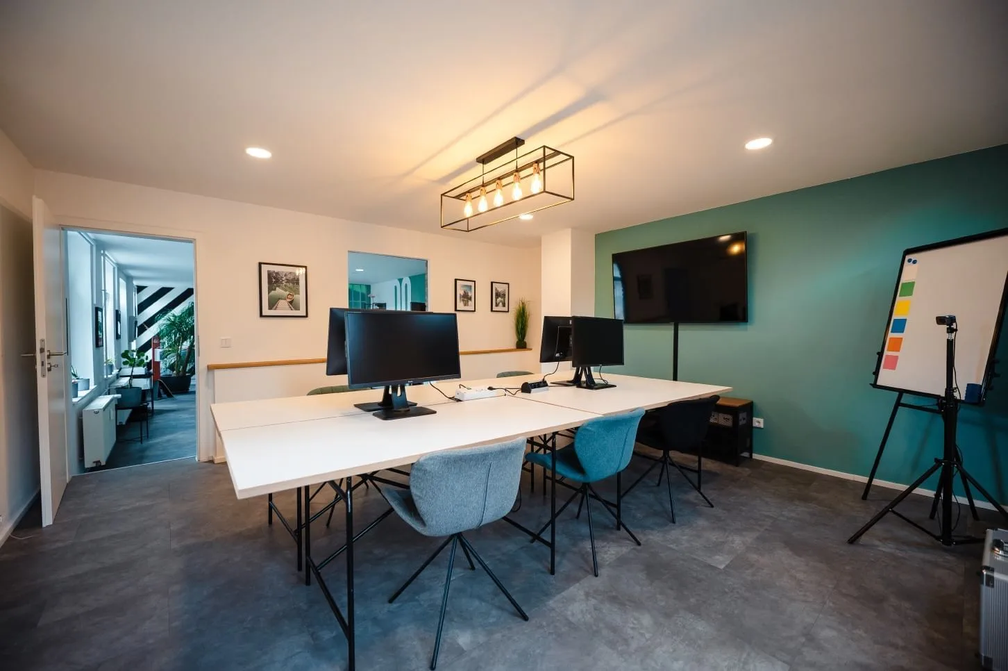 Brick37 Coworking-Space, Private office, 6 desks, Hanau