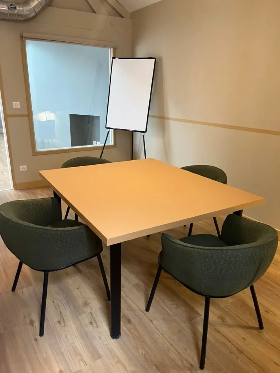 Le Comptoir Général, Le bureau 01, Besançon