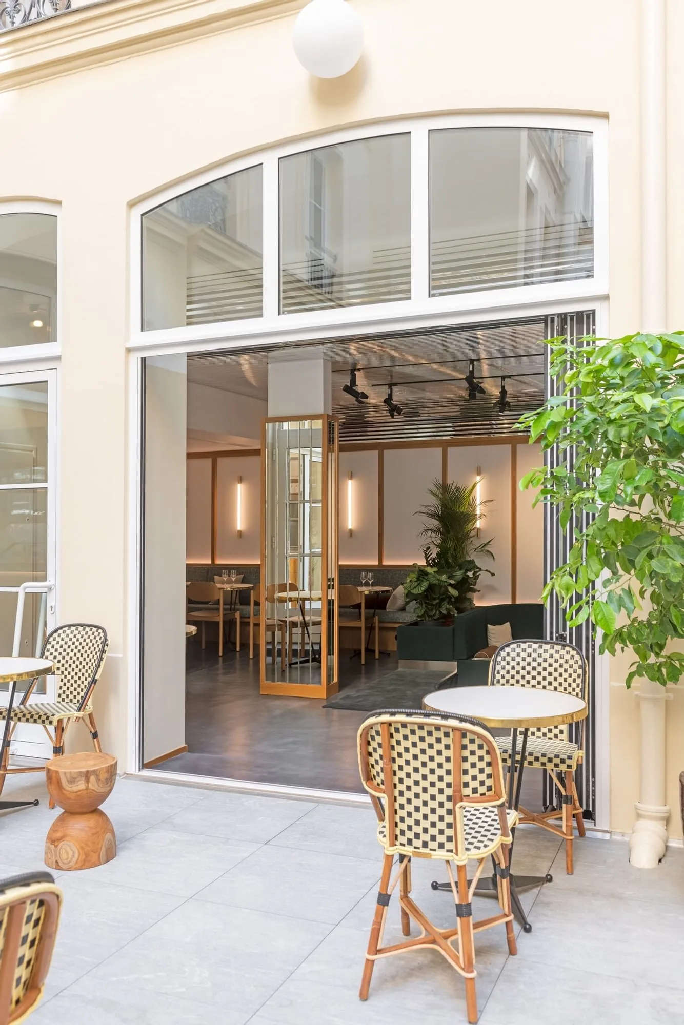 The Bureau Monsigny, Terrasse und Außenbereich, Paris 2e