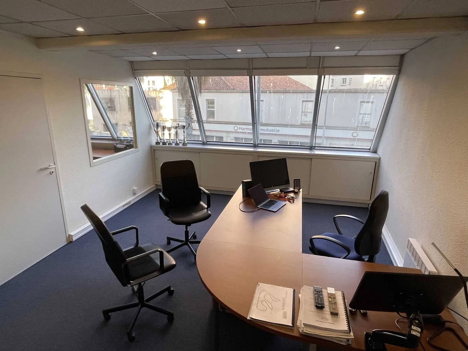 Bureau Président Nîmes, Privatbüro mit 2 Arbeitsplätzen, Nîmes