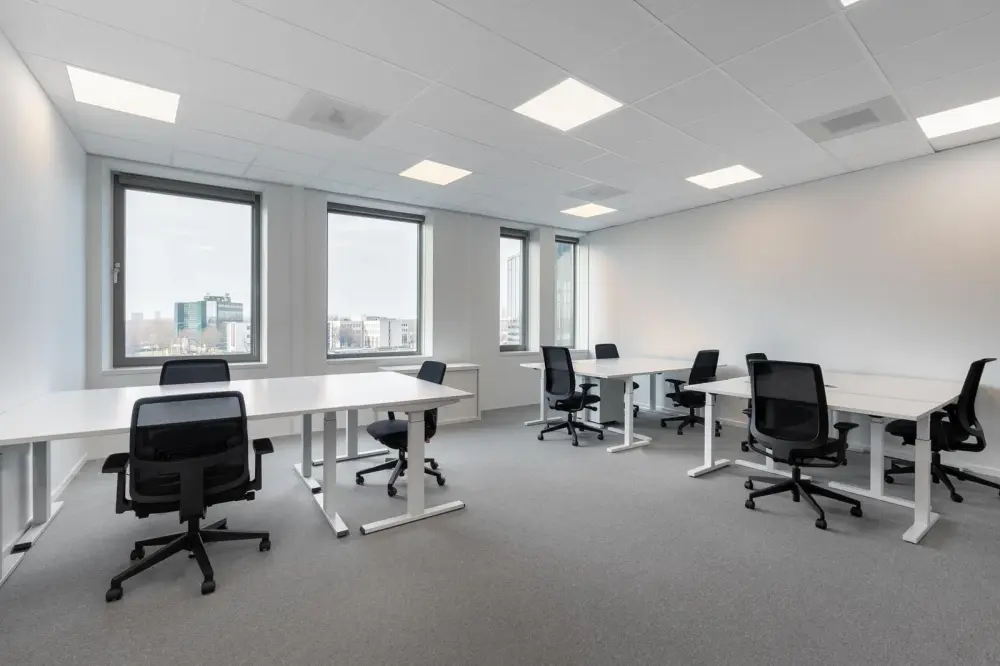 Regus LE MANS,Gare SNCF, Regus Express, Bureau privatif 9 personnes, Le Mans