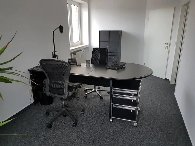 Bureau & Service Center, Private office, 2 desks, Bonn