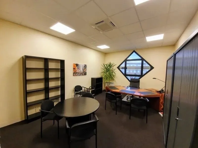 Bureaux Services, Private office, 1 desk, Le Mans