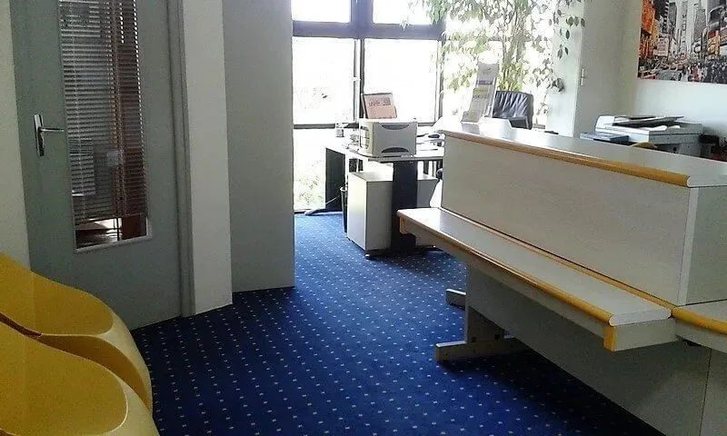 Bureaux Services, Reception, Le Mans