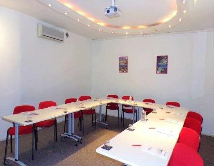 Buro Club Angers, Salle de réunion 14 personnes, Angers