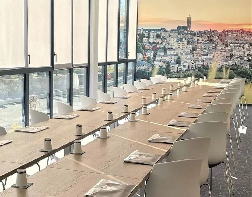 Buro Club Rodez, Besprechungsraum, Luc-la-Primaube