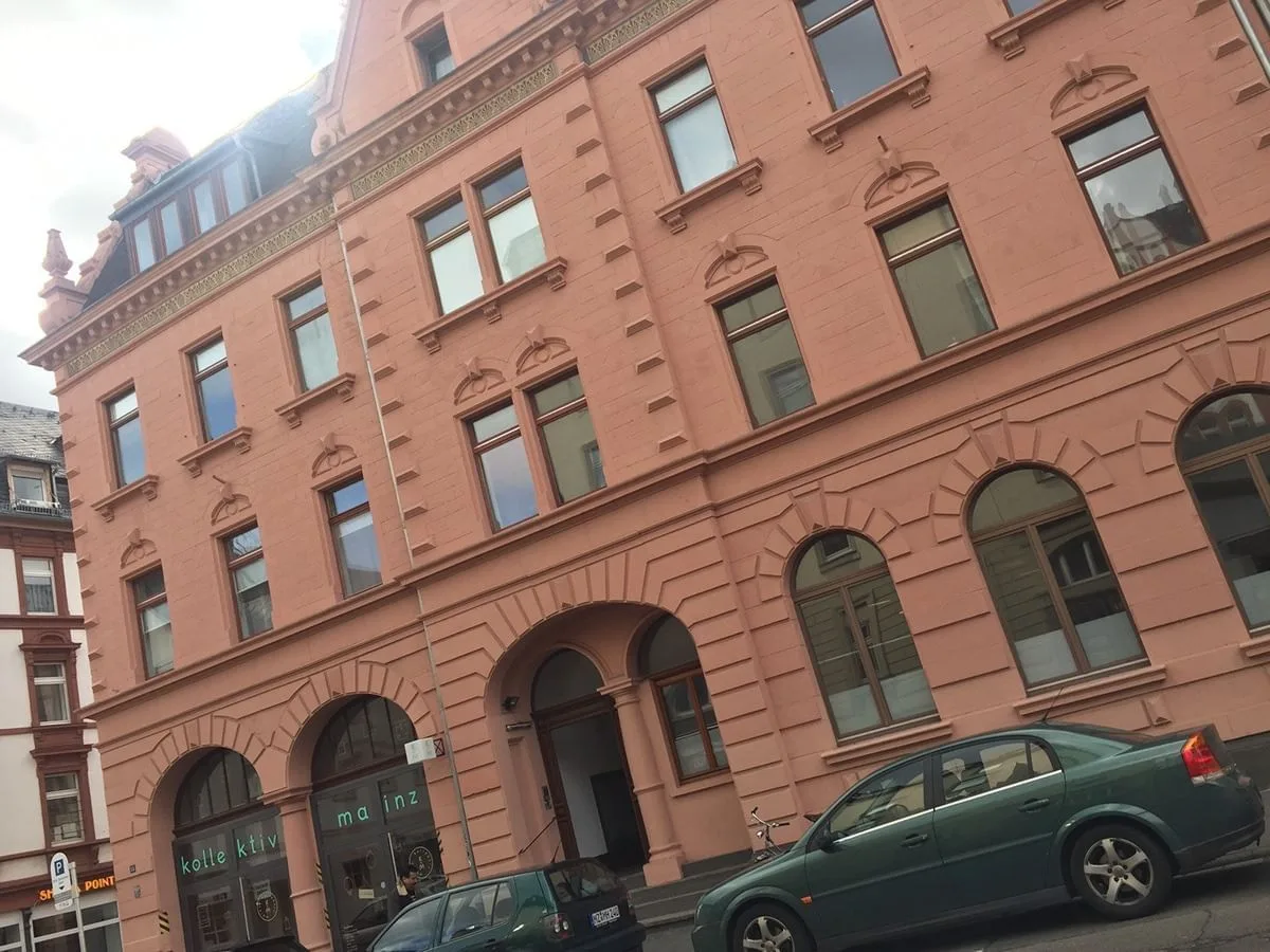 Büro Feuerwache, Gebäudefassade, Mainz