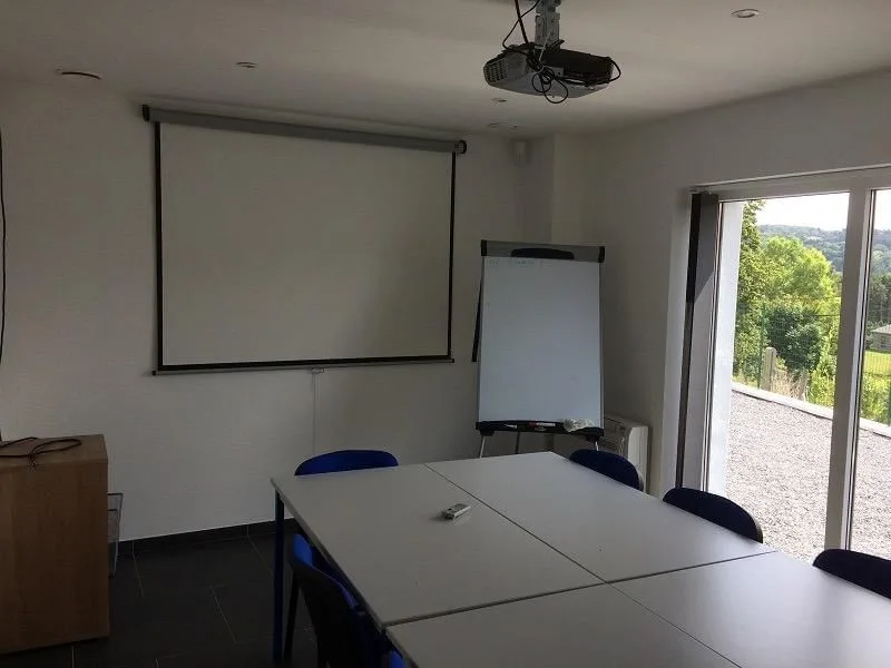 Business Center Des Awirs, Vergaderruimte voor 6 personen, Flémalle