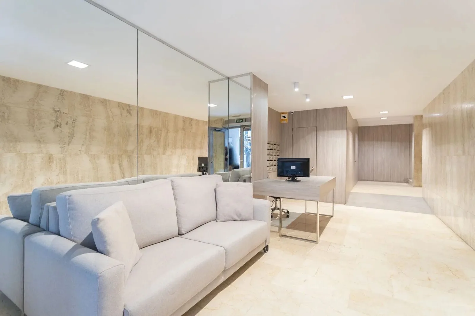 Business Rooms Valencia, Recepción, Valencia