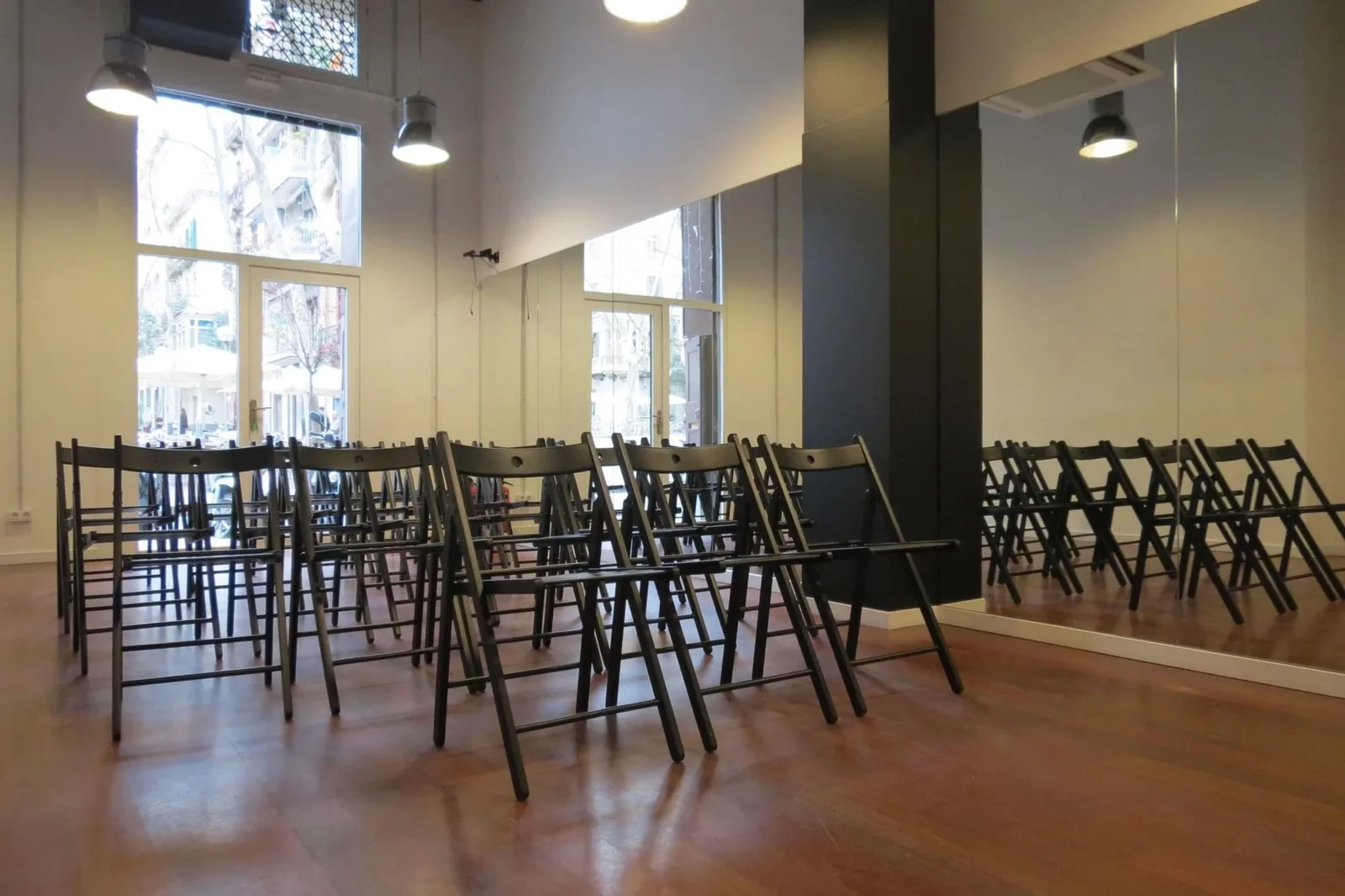 Caltip Coworking, Training room for 24 people, Barcelona