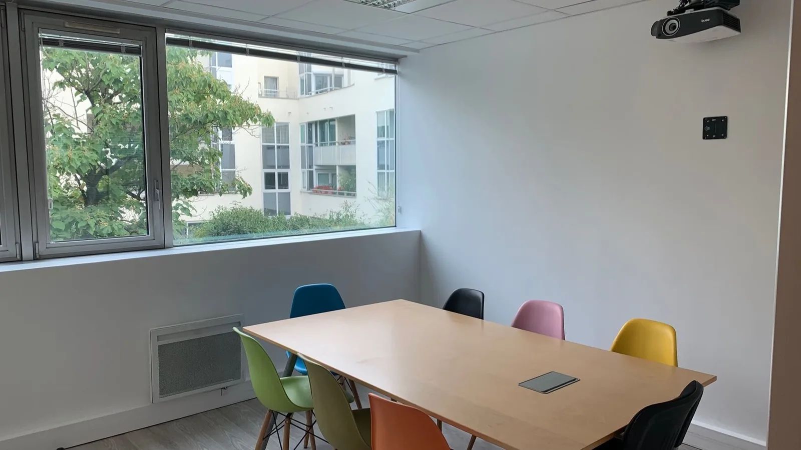 CAPEC coworking, Meeting room for 8 people, Franconville