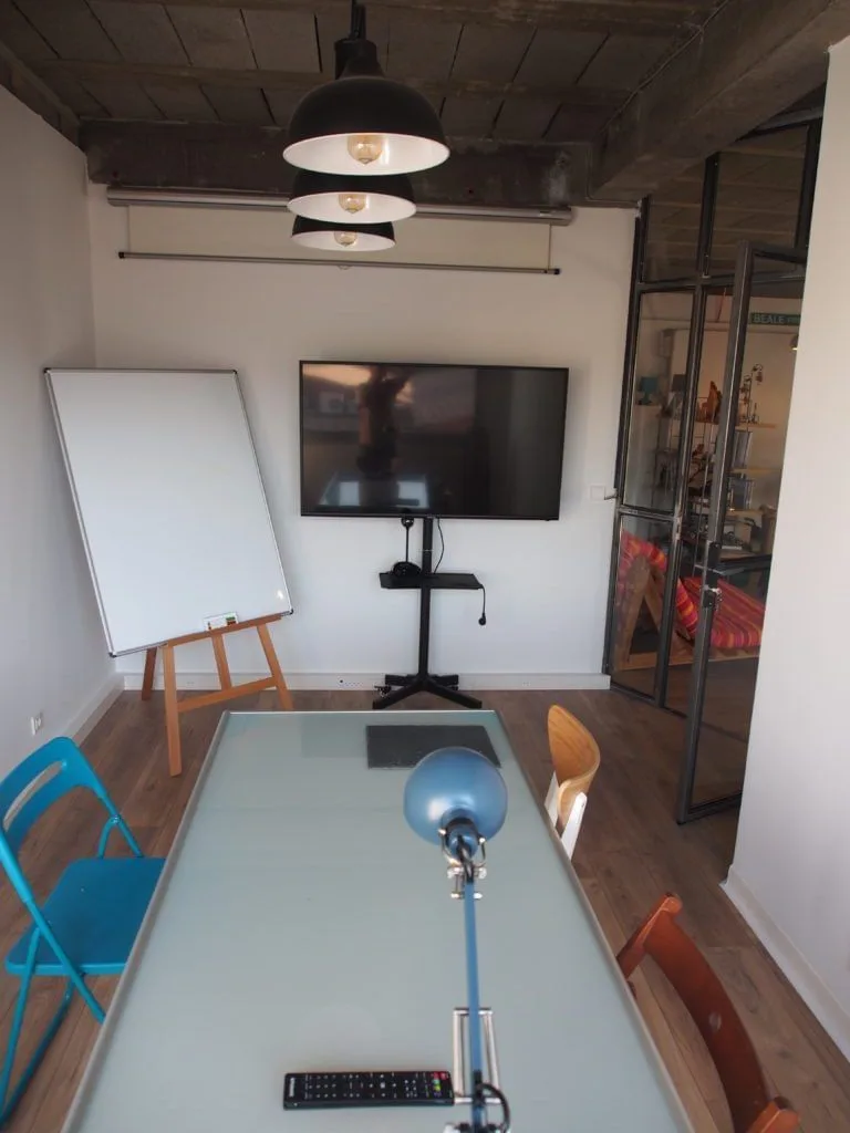 Caravan Cowork In, Salle de réunion 3 personnes, Aix-en-Provence