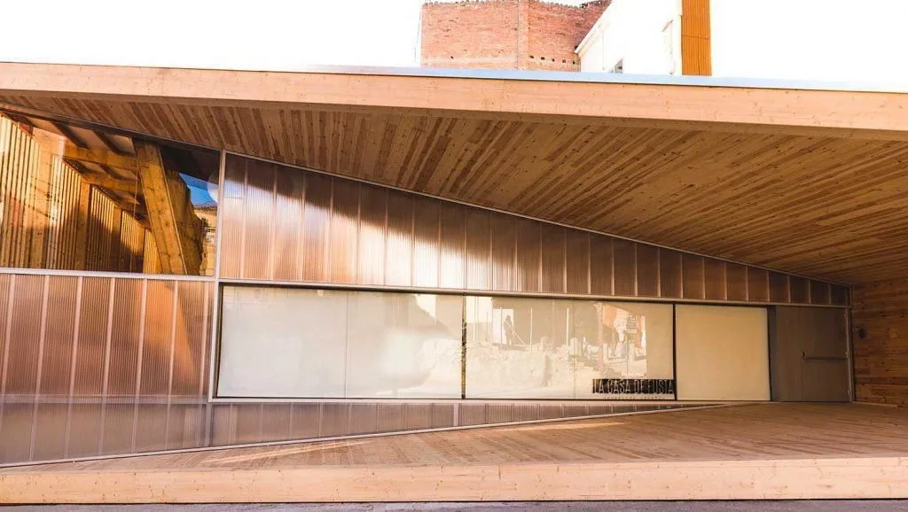 La Casa De Fusta, Building facade, Lleida