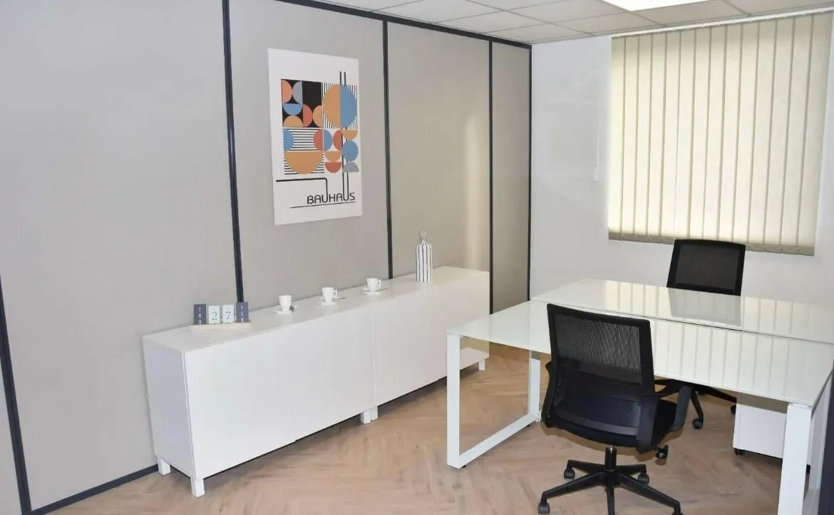 Centre d'Affaires Cap Horn, Privatbüro mit 2 Arbeitsplätzen, Villebon sur Yvette
