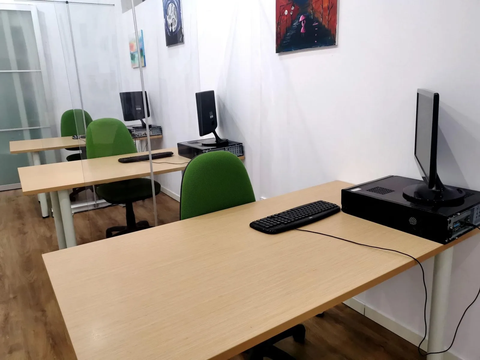 Centro De Coworking Elpatio, Despacho privado con 3 puestos, Cordoba