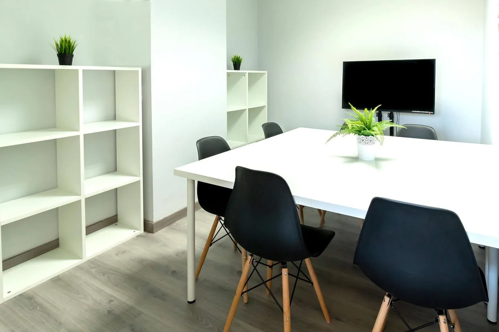 Centro De Negocios Quiñón, Meeting room for 6 people, Castilla-La Mancha