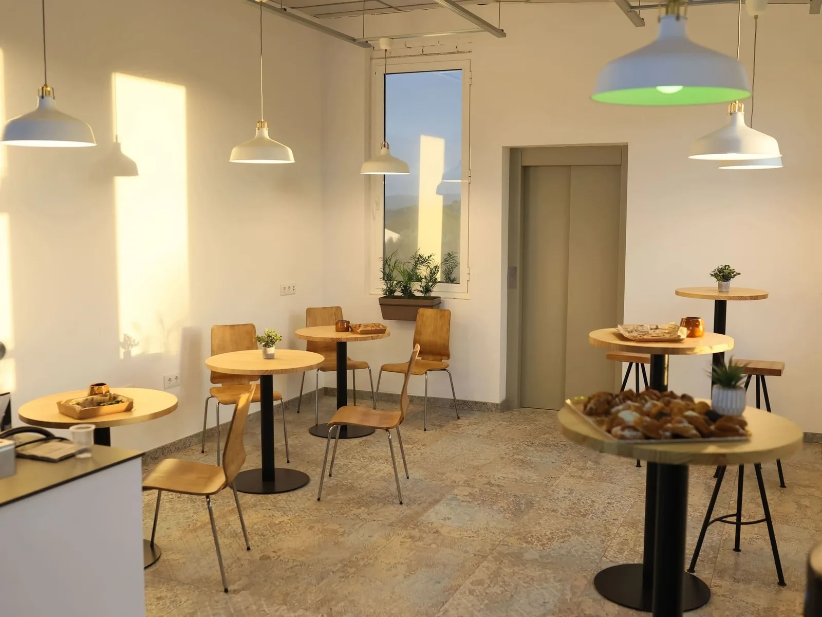 Centro de Negocios Sant Quirze Valles, Cafetería, Sabadell